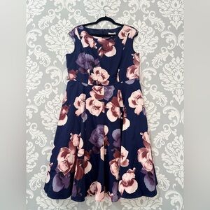 Précis Petite Carly Floral Flare Dress